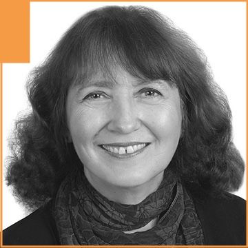 photo de Ruth Warick de la tête et des épaules