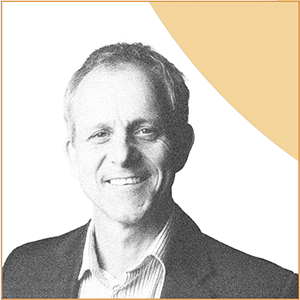 photo de la tête et des épaules d'Michael Bach